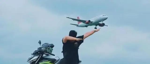 摩托车和轿车开速度越快会不会越费油？为什么？