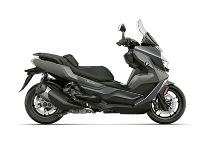 Why does a motorcycle start to shake?