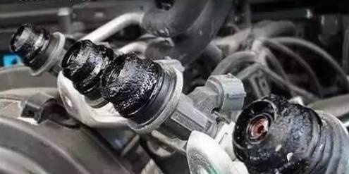Motorcycle owners please note: when these four phenomena appear, it means that your car needs to clean the oil circuit!
