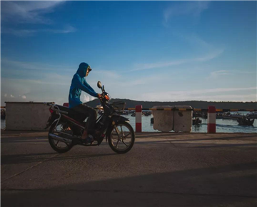 What circumstance is motorbike fuel consumption heighten