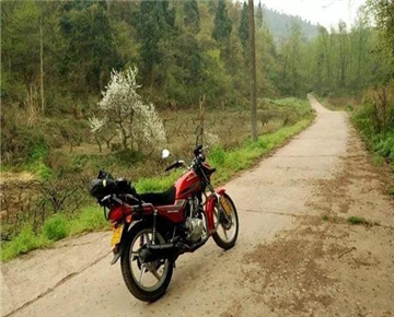 What is the cause of the dull ascent of the motorcycle?