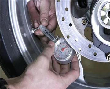 Three simple and common safety tests for motorcycle tires