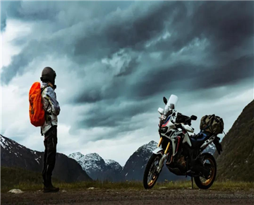 Ride motorbike mo brigade and drive oneself, displacement is bigger better?