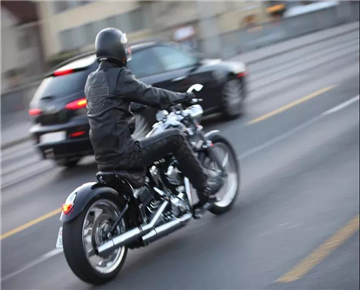 Regulation stipulates: motorcycle can go up high speed! But small displacement or waive it!