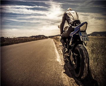 The motorcycle can not run with oil, the root of the trouble is generally these
