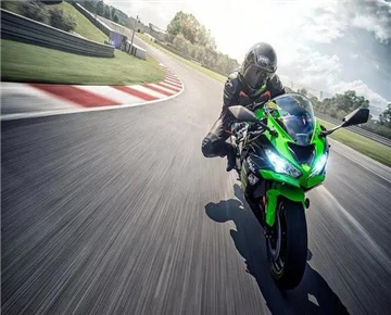 The motorcycle can't run without oil. It should be checked like this.
