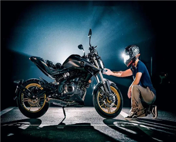 Motorbike is a medicine that has a strong dependence on the smell of indestructible rust!