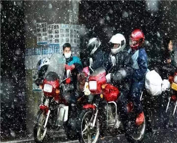 Winter has come, still ride a motorcycle?