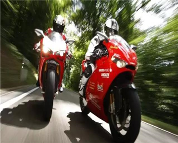 How long do I need to rest on an air-cooled motorcycle?