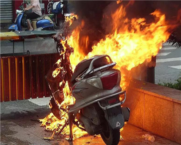 Motorcycle maintenance welding welding is easy to cause fire, how to avoid?