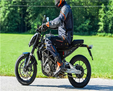 Sub-frame, instrument update! KTM 125/250 Duke spy photos revealed