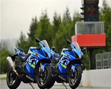 Racing with Honda, buy Kawasaki, Yamaha girl, drag racing to see why Suzuki was so called by car friends?