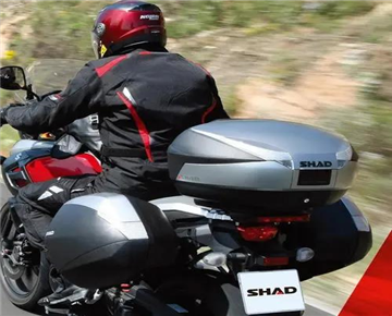 Motorcycle smuggle install hind tail box, after all can be deducted points fine?