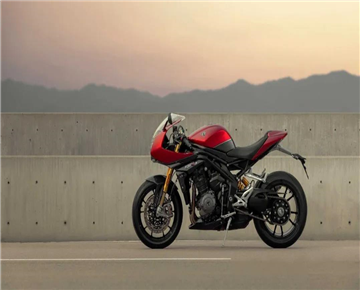 最强Cafe Racer！凯旋Speed Triple 1200RR发布
