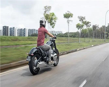 全新宝马BMW R18摩托车：能成为哈雷的劲敌吗？