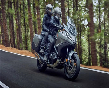 Non - twin engines, electric pull full! Honda NT1100 released