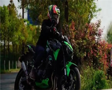 The two cheapest four-cylinder motorcycles available in China