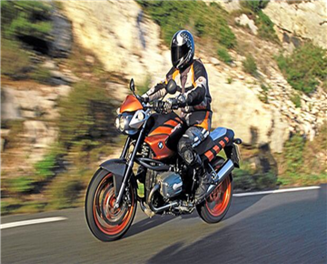 BMW playing street fighter again? New model brand information exposure