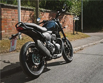 Within a 500 cc! Triumph new small displacement real car exposure