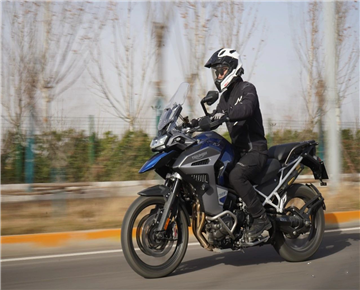 车评：凯旋Tiger 1200 GT Explorer，大老虎的诗和远方！