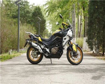 摩托车测评：QJMOTOR骁650，摩旅新选择