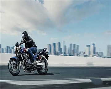 The Kawasaki ZX-4R is no longer the only one, the Honda God car CB400SF may be introduced into China!