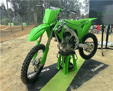 川崎发布新款KX250越野，售价77800元起，专业车型的性价比之选？