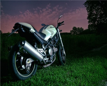Motorcycle driving on the way will have a sense of shaking, what is this?